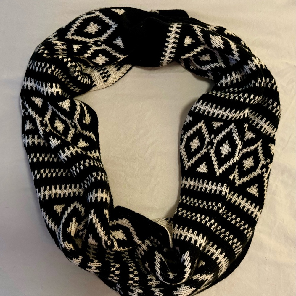 H&M chunky infinity scarf
